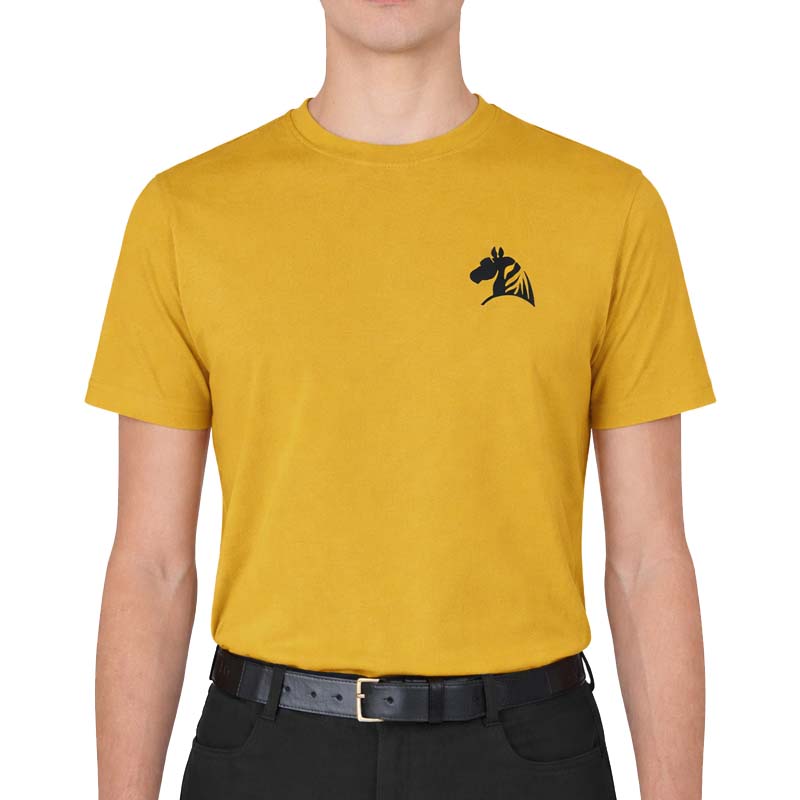 Herren reit t-shirt stable force - mustard edition mit schwarzem druck